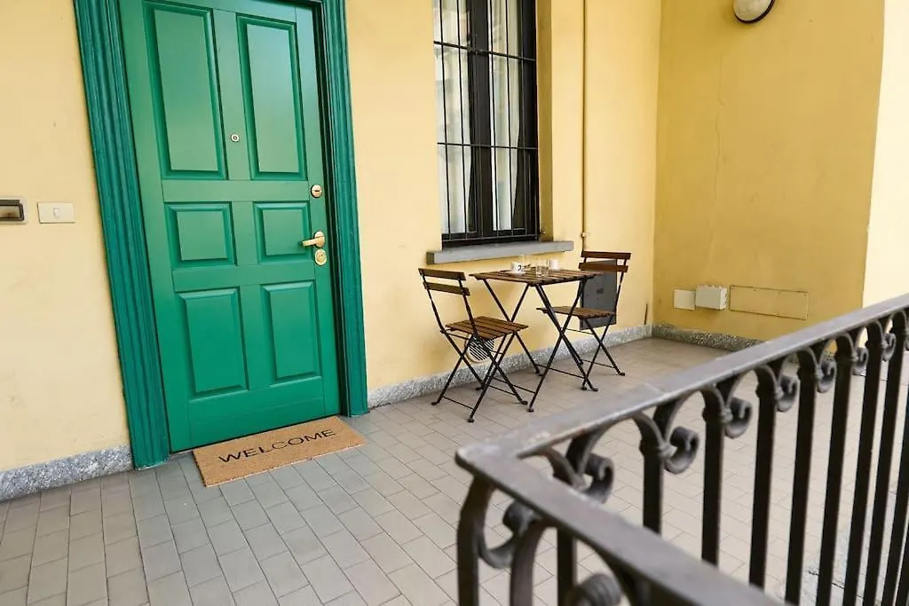 Modern Apartment - Near Isola Distric And Centrale Milan Italy