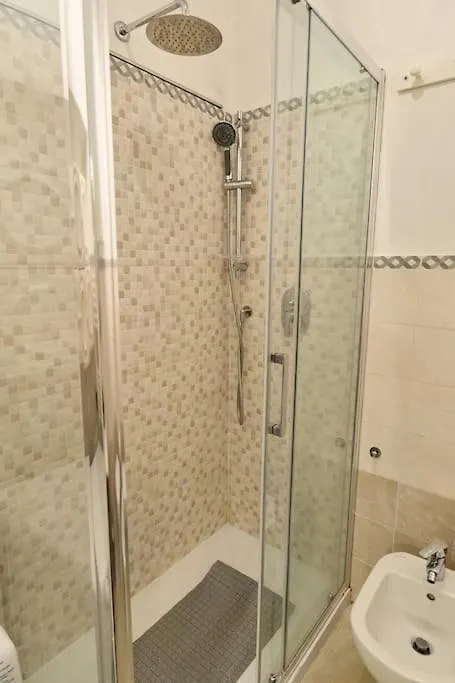 Modern Apartment - Near Isola Distric And Centrale Milan Italy